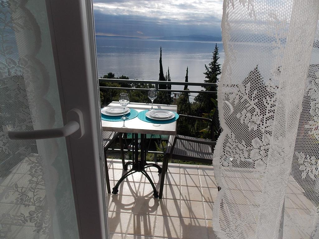 Apartment Ellalinda Opatija Bagian luar foto