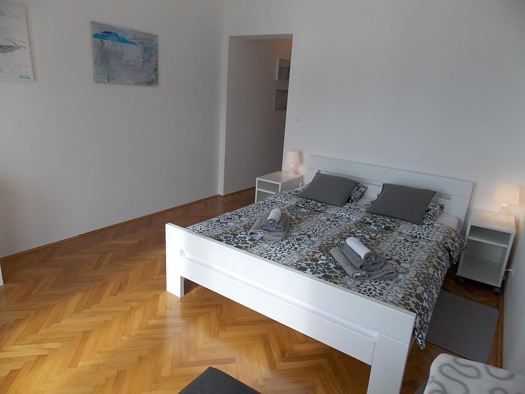 Apartment Ellalinda Opatija Bagian luar foto